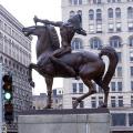 МЕШТРОВИЧ, Иван. Статуя индейца в Гранд-парке, Чикаго. Бронза. 1926-1927 гг.  США. 