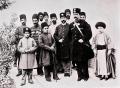 СЕВРЮГИН, Антон. Персидский шах Насреддин-шах, его третий сын, наиб амира Аль-Салтан Кебир и придворные. 1901 г. 